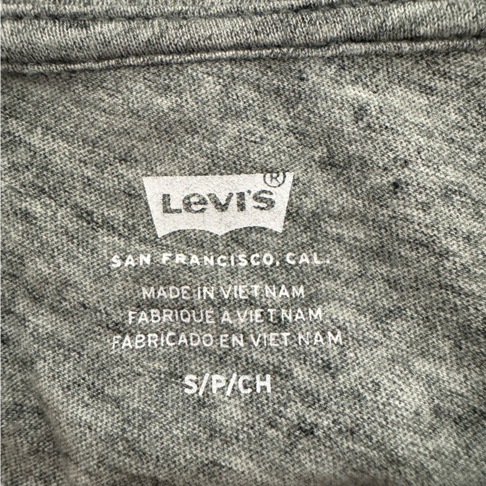 Women’s Levi's Heather Gray Cotton Tee with Red Logo - Picture 6 of 6